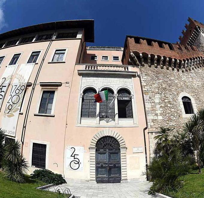Lezioni e lauree a distanza, l’Accademia resta chiusa 