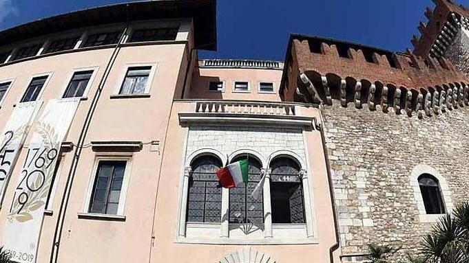 Lezioni e lauree a distanza, l’Accademia resta chiusa