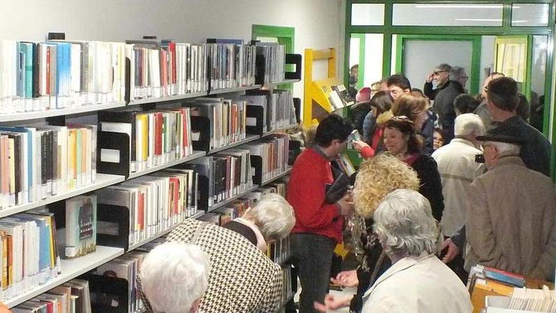 Di nuovo in biblioteca ma per avere un libro serve la prenotazione