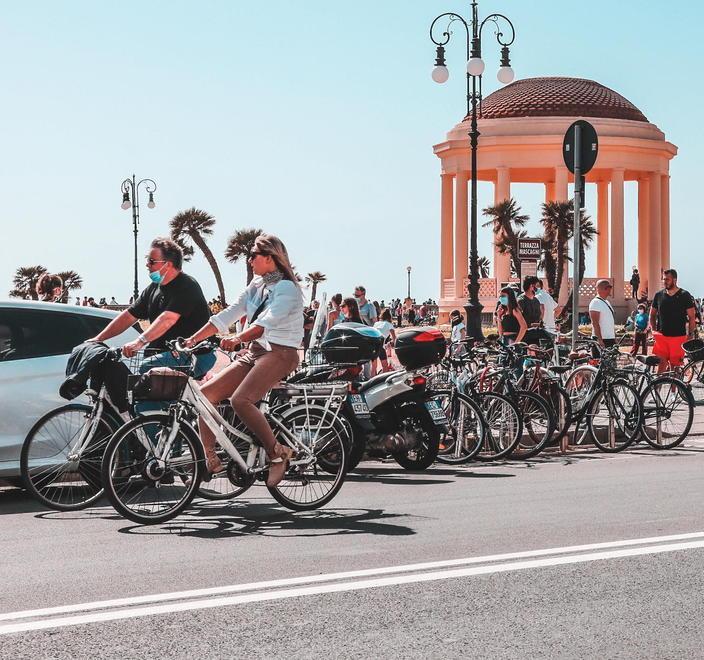 Una domenica al mese in bici Ogni volta un quartiere diverso