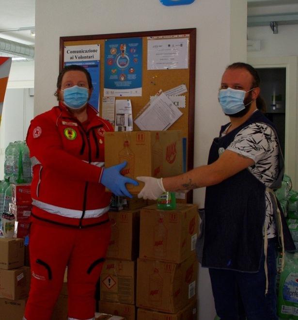 Donati beni di prima necessità all’Emporio Sociale di Quarrata 