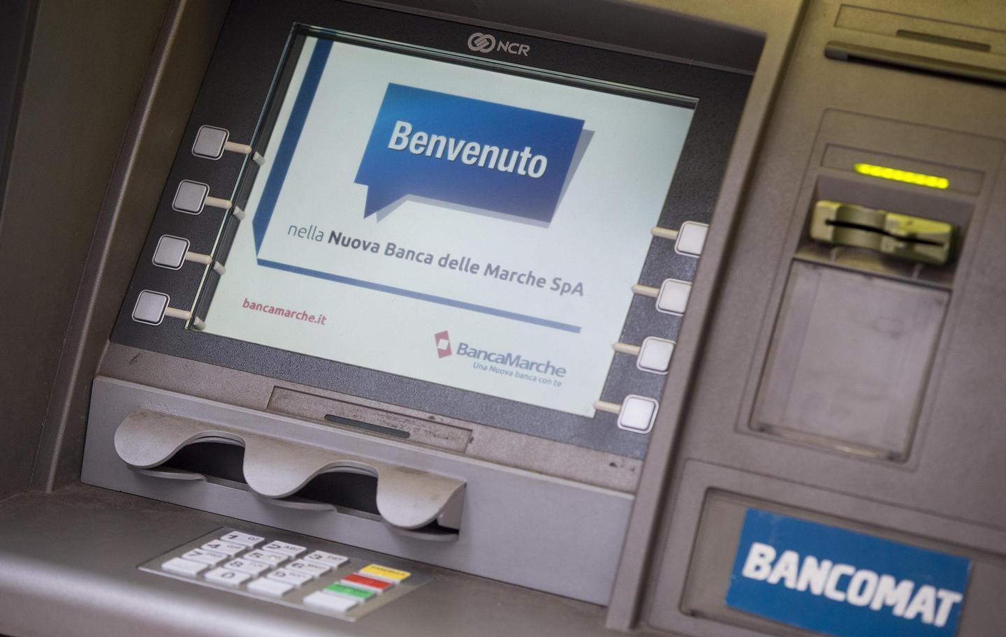 Carte di credito clonate: 4 a processo 