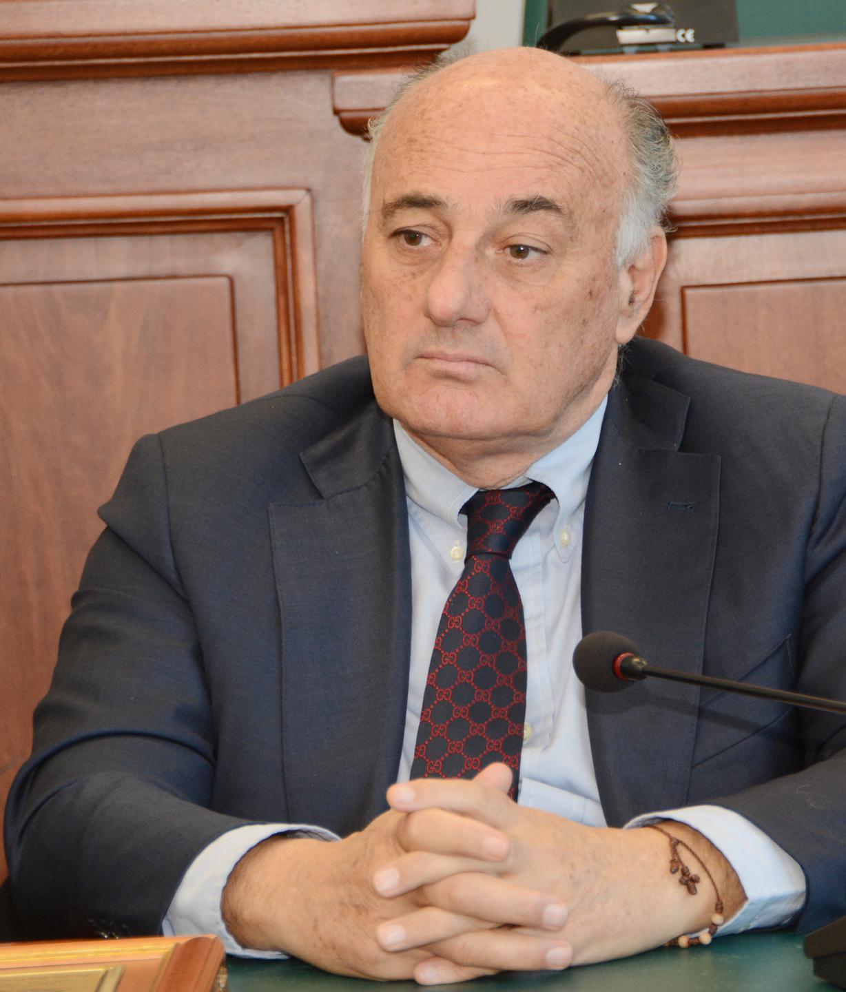 «L’aeroporto riapra o sarà la fine»