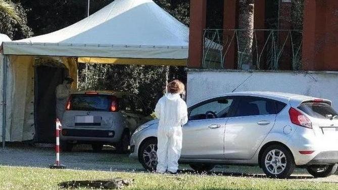 Primo giorno con zero casi in Versilia: parte la fase due per i test sierologici