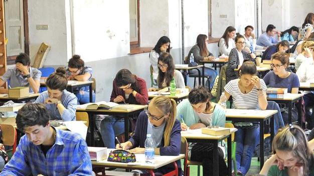 Il termoscanner all’esame di maturità, mancano i presidenti di commissione