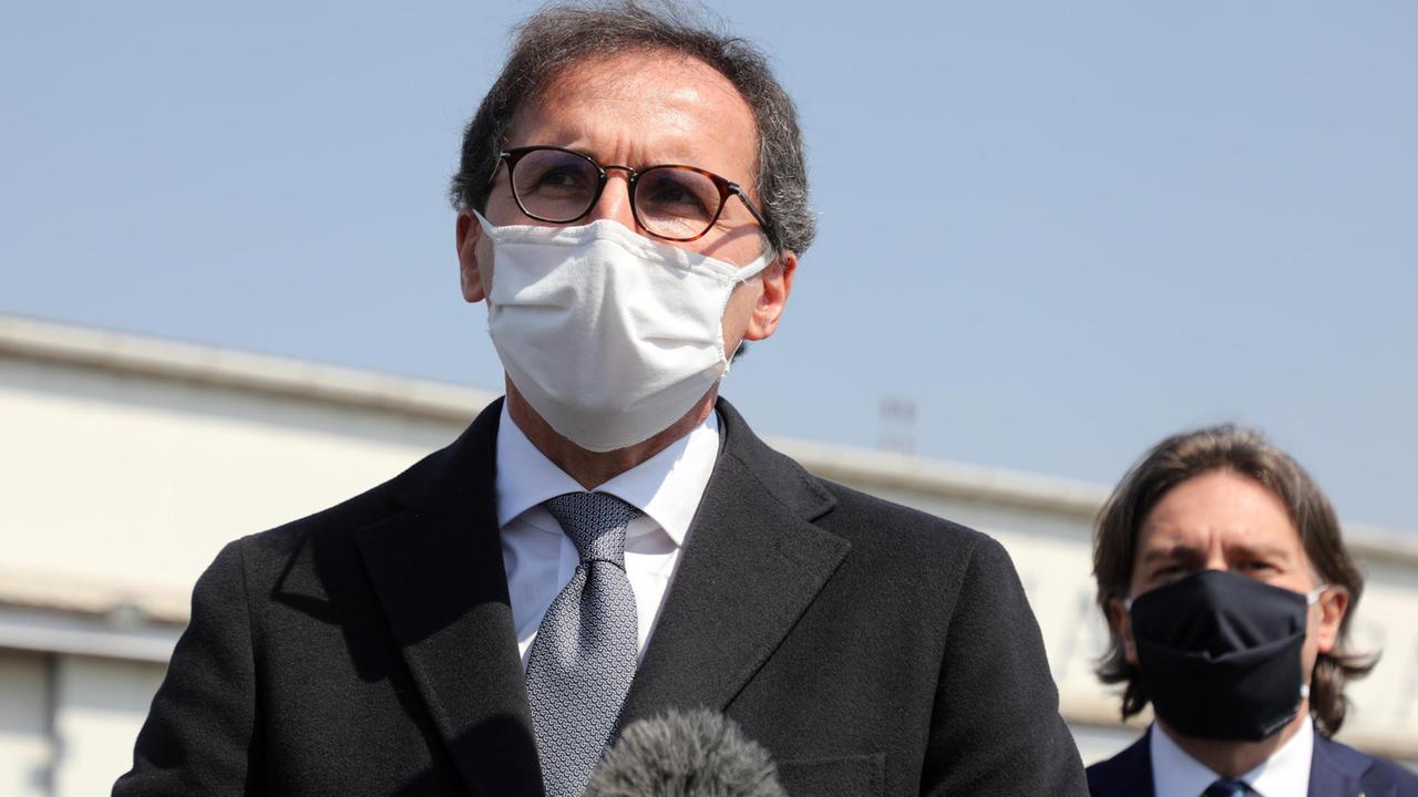 Il ministro Boccia: «Sul passaporto sanitario decide lo Stato»