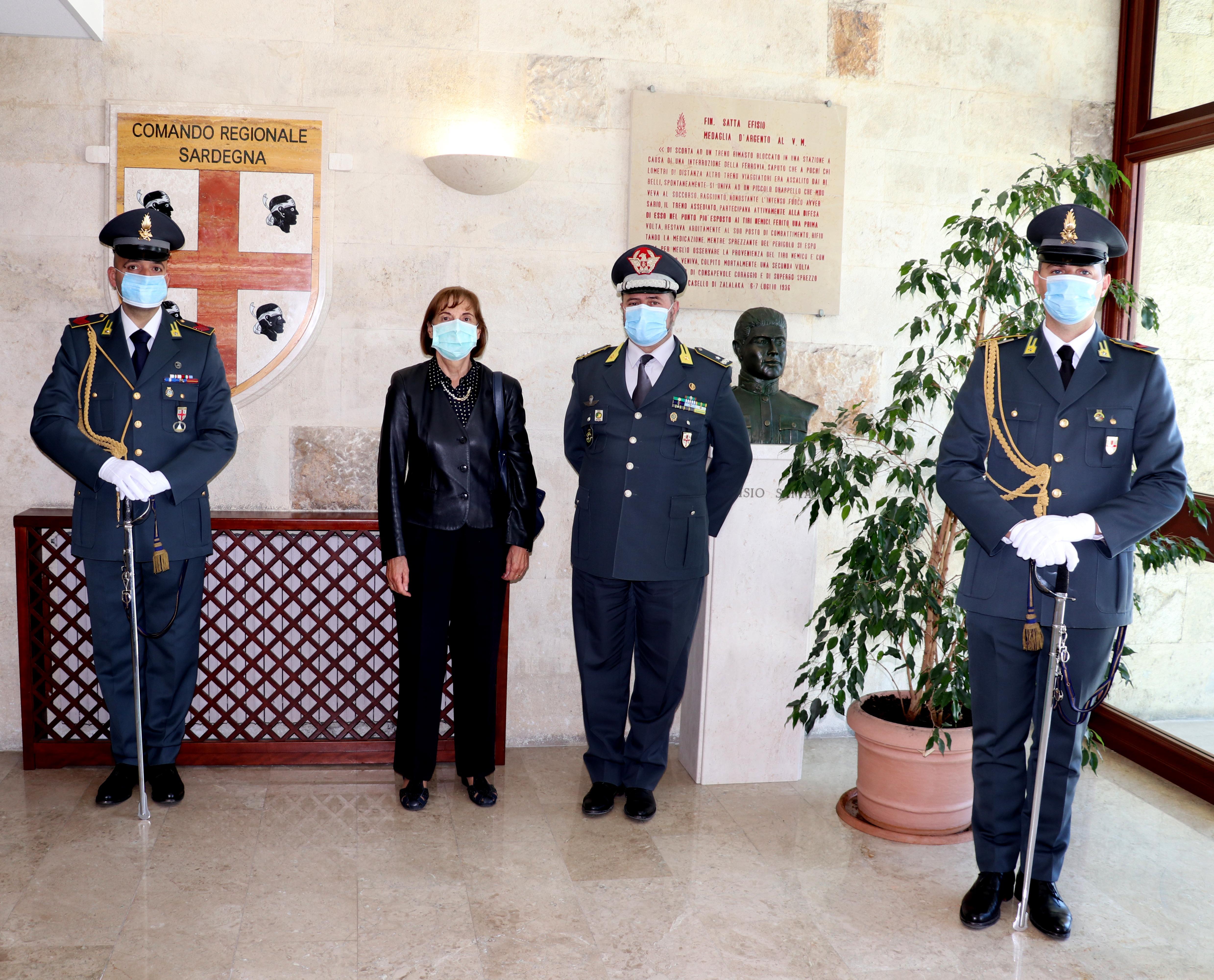 La prefetta Di Ruocco in visita a comando delle Fiamme Gialle