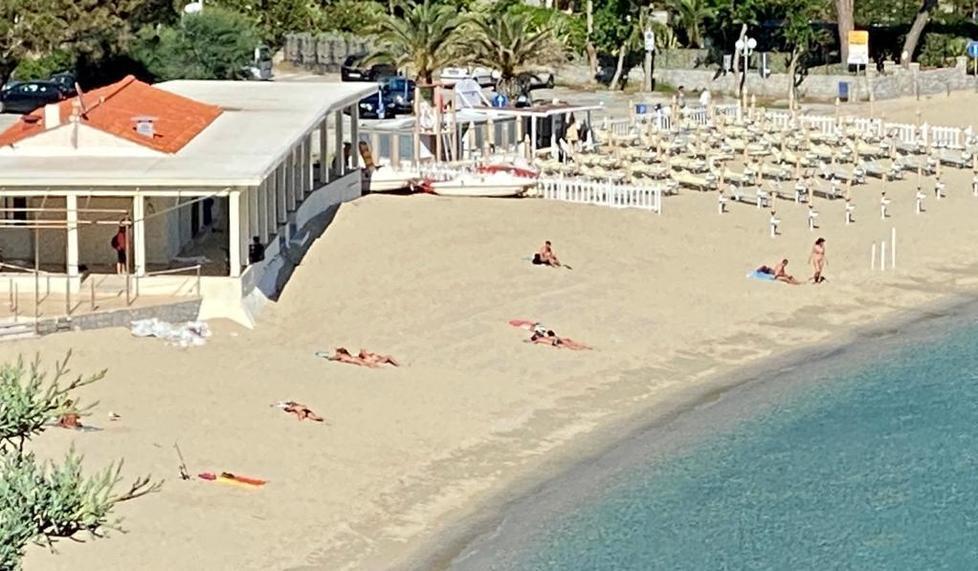 Cartelli “decalogo” e un team di controllori per rendere sicure anche le spiagge libere 