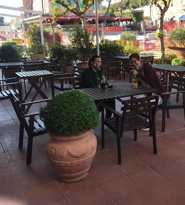 Riapre anche il bar La Piazzetta di Castiglioncello: «Purtroppo abbiamo perso 10 posti» 