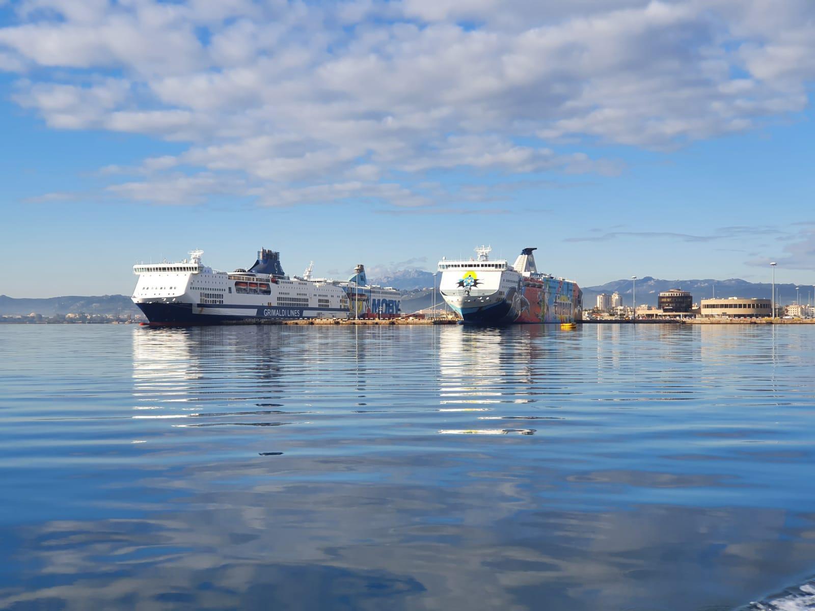 Navi, le linee di collegamento con la Sardegna restano tutte 