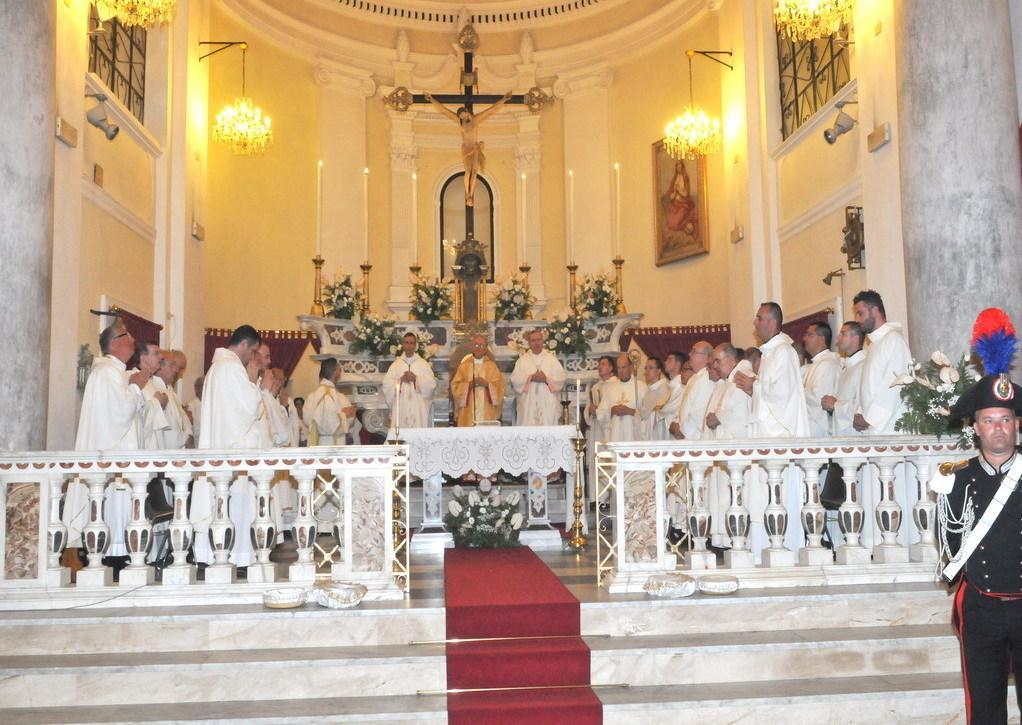 Regole per le messe anche alla Maddalena: «Fedeli, rispettatele»