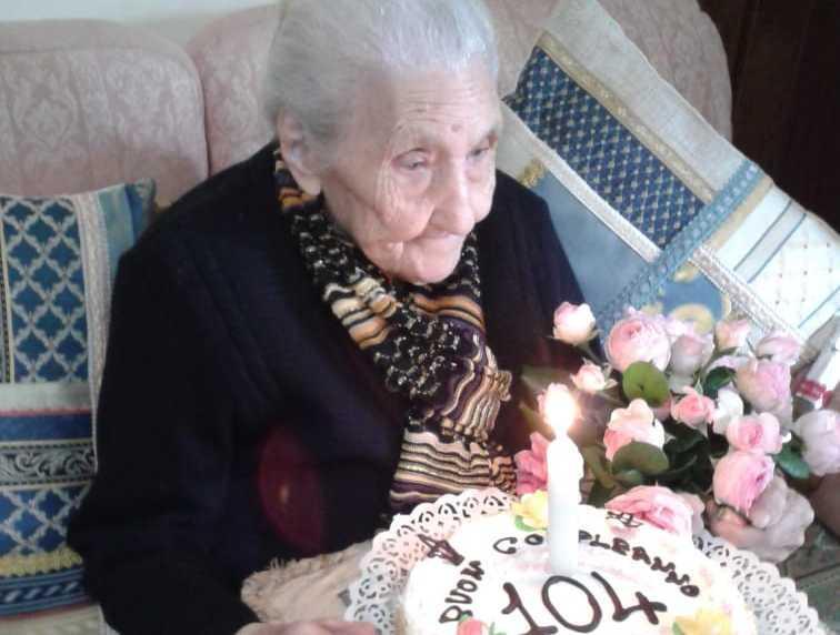 Con 104 anni nonna Paola batte i suoi fratelli centenari