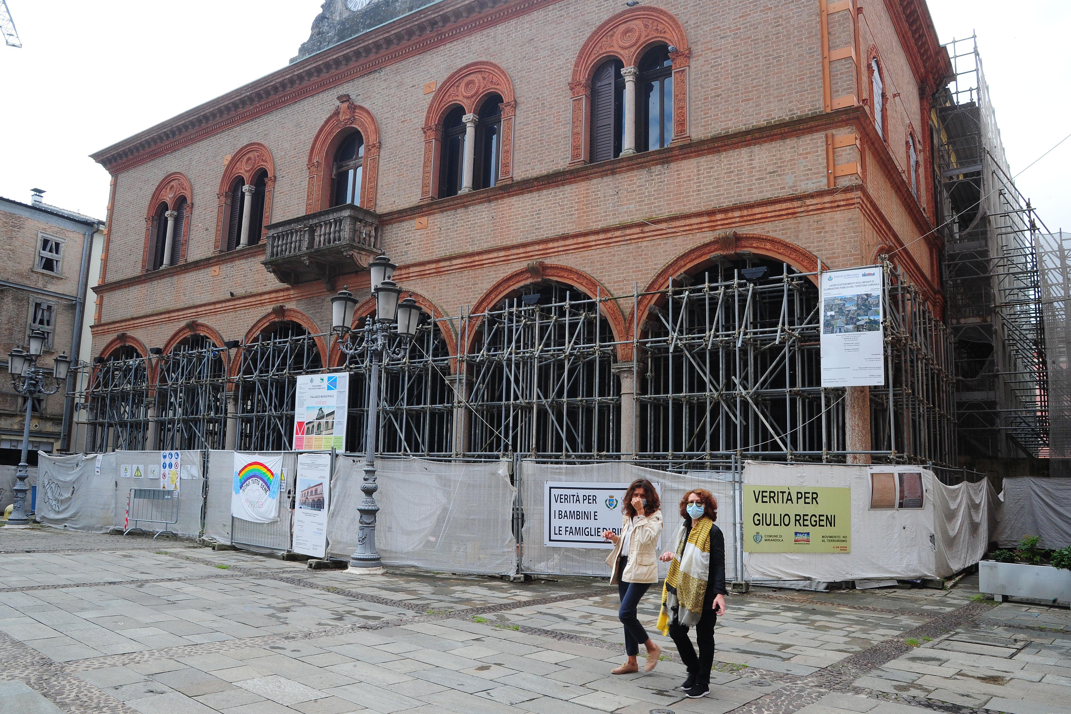 Mirandola e la Bassa dopo il terremoto sfidano il Covid 