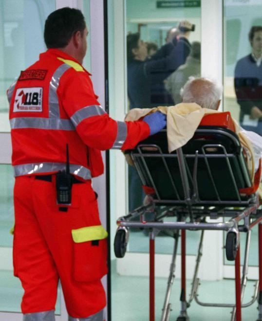 Tragedia a Ferrara: «Morì per infezione fulminante, ma nessuna colpa dei medici» 