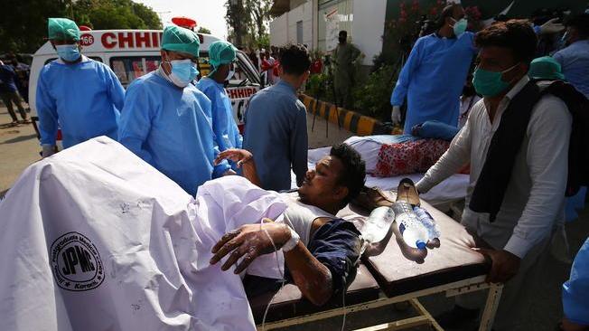 Pakistan: aereo, almeno 3 sopravvissuti
