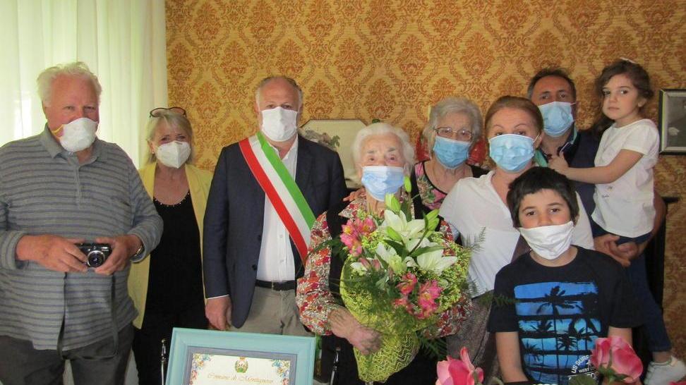 Grande festa con figlie per Renata Pucci al traguardo dei 100 anni