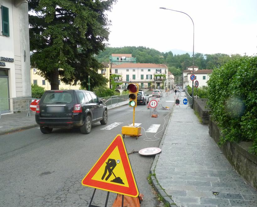 Ponte Zambeccari, lavori e senso unico «Emerse criticità?» 
