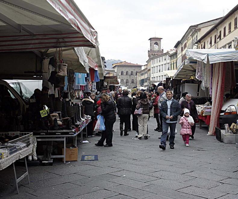 Torna il mercato del sabato mattina in piazza Mazzini 