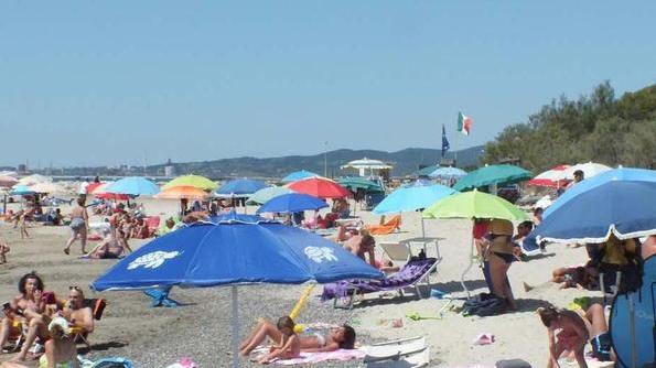 Le regole sulla spiaggia libera e quelle per gli spettacoli
