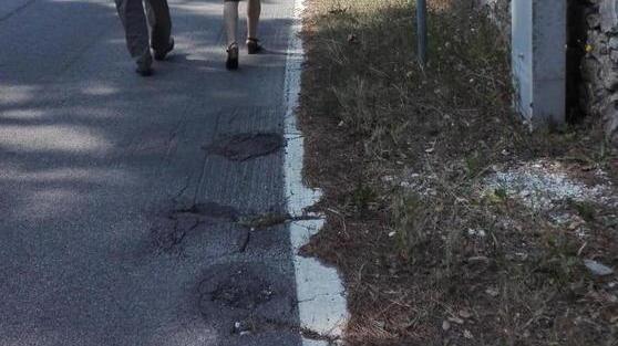 Dissuasori di velocità in due strade a Tirrenia