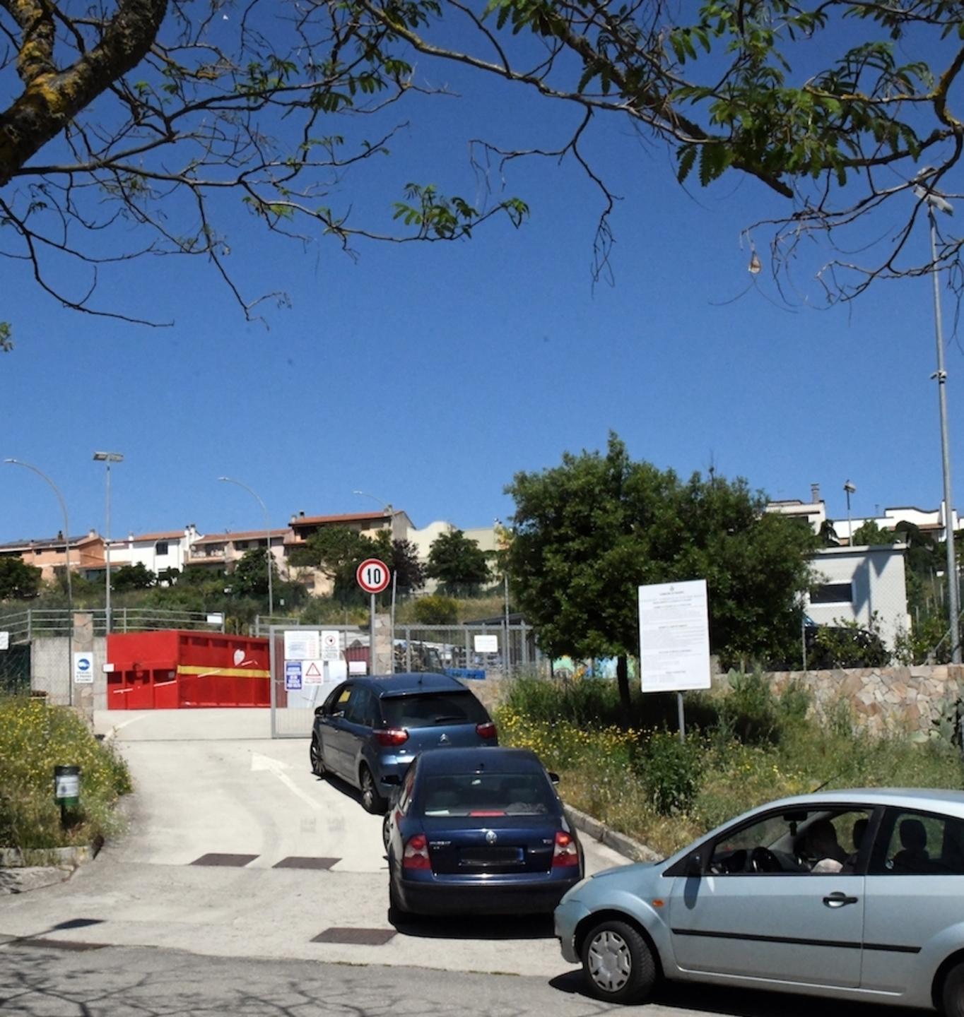  Pratosardo, apertura ogni pomeriggio per portare sfalci, potature e vernici 