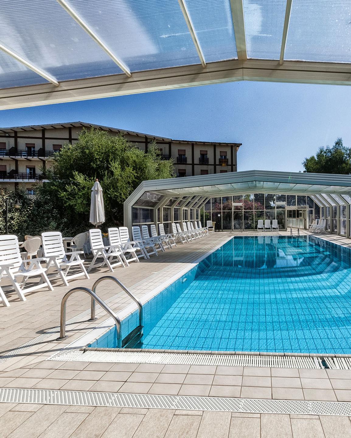 Protesta a Benetutti: «Riaprono tutti, perché le terme no?»