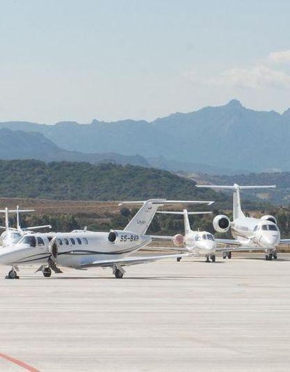 Coronavirus in Sardegna, con gli aerei privati partono le prove per l'arrivo dei turisti 