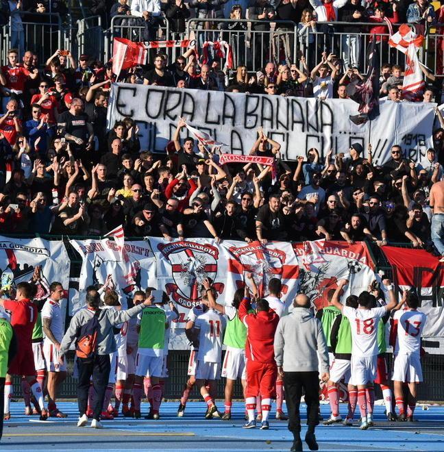 Lucchese e Grosseto brindano: giù Ponsacco e Tuttocuoio 
