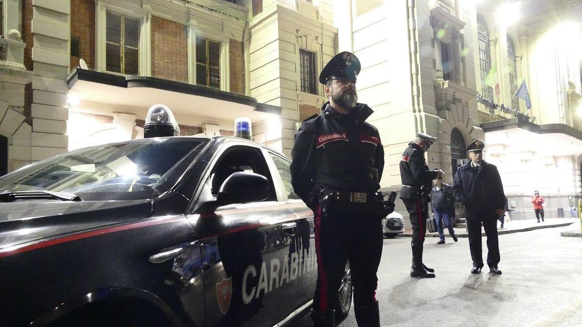 I carabinieri alla stazione centrale (foto di repertorio)