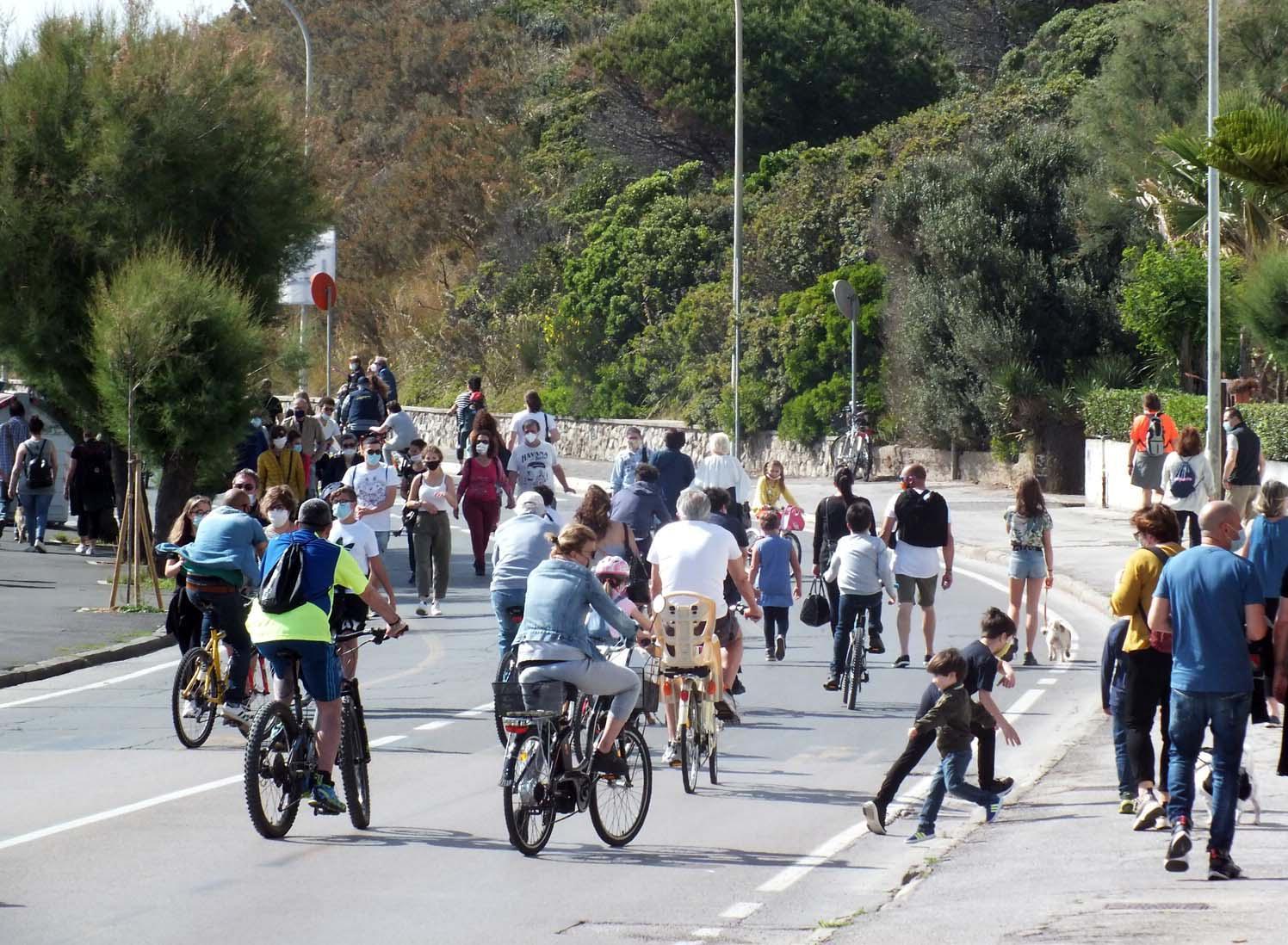 Lungomare Marconi chiuso al traffico (foto Paolo Barlettani)