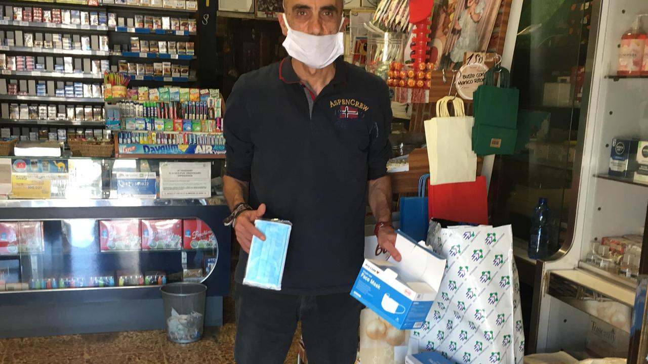 Fabrizio Rossi, titolare della tabaccheria di via Telamonio