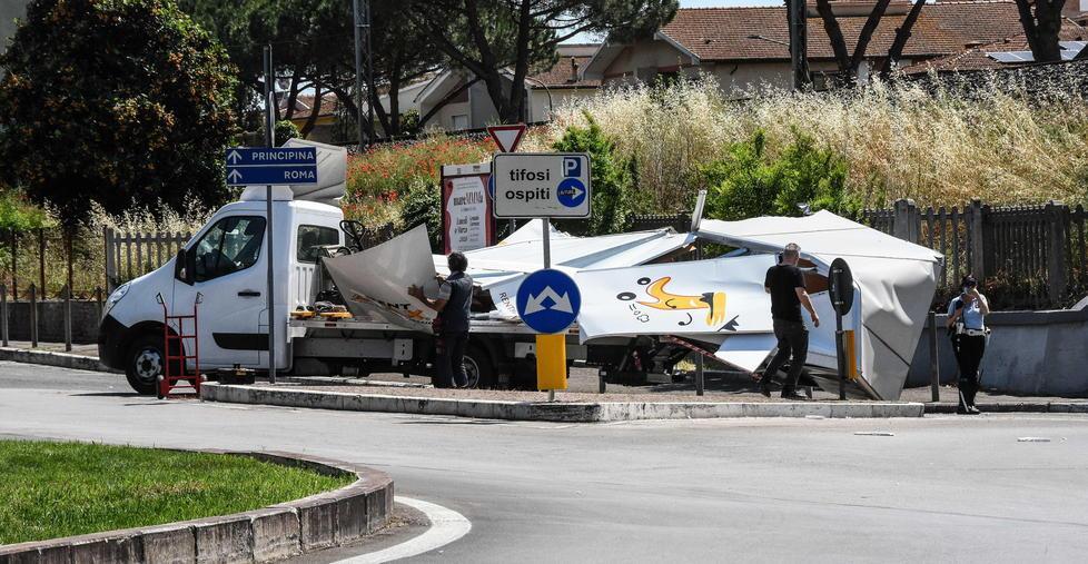 Furgone danneggiato al sottopasso