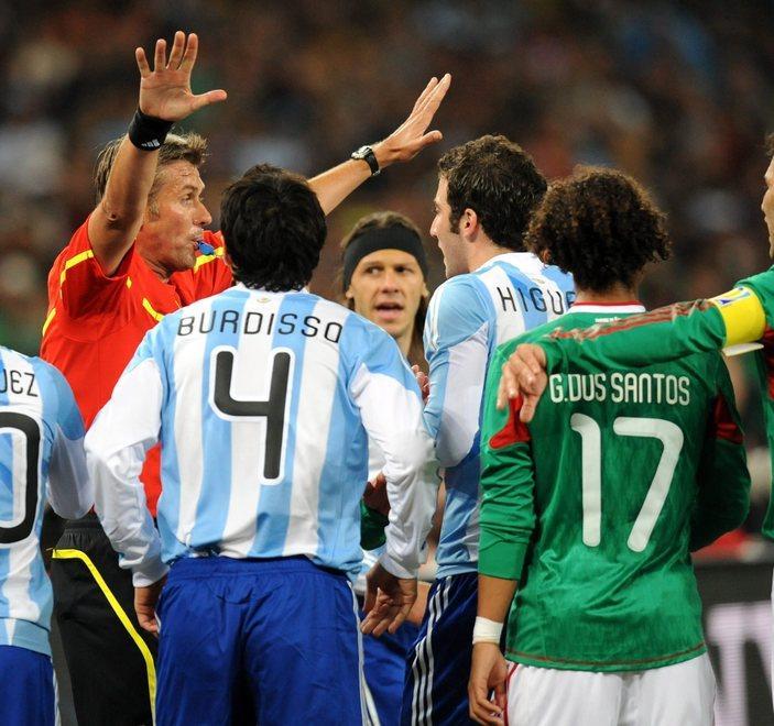 Un’Arena blindata: dentro solo squadre, arbitri e telecamere