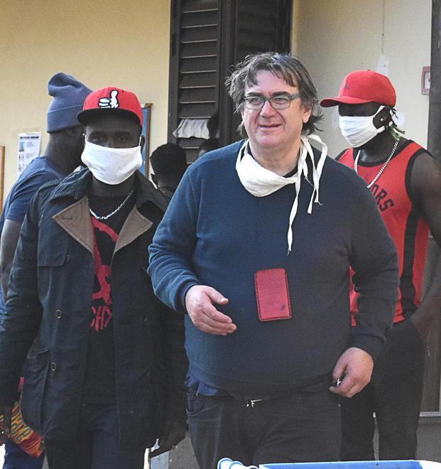 I Mormoni donano alimenti a Vicofaro 