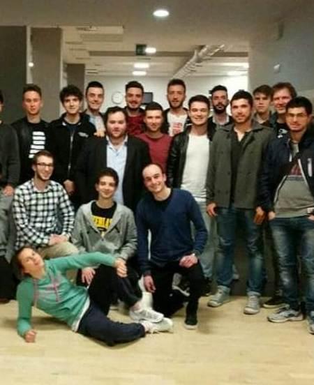 Dai container alla nuova sfida L’ascesa di “Radio 5.9” 