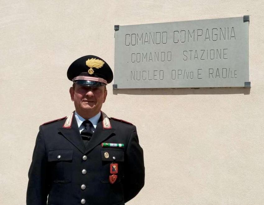 Il luogotenente Marco Brindani davanti alla sede del Norm di San Marcello dove è rimasto per 29 anni
