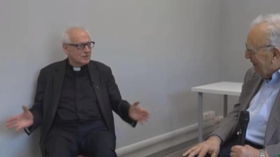 Don Paolo Palazzi intervistato da Luigi Bardelli nel servizio di Tvl