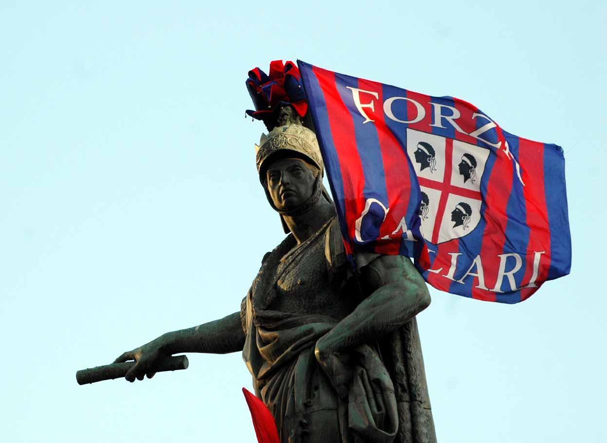 Cagliari calcio, 100 anni di storia: un inserto di 8 pagine con il giornale di oggi 