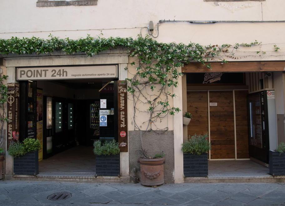 Ex cuoco aggredisce titolare di un self service 