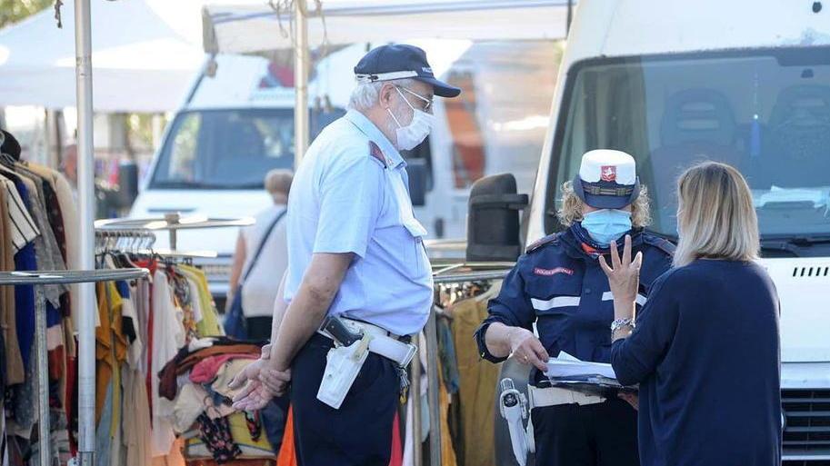 Mercato ad alta tensione per i banchi fatti spostare