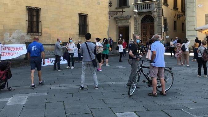 In piazza del Duomo mobilitazione per la scuola