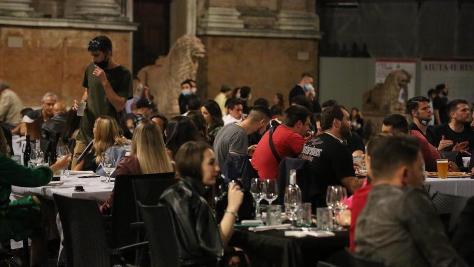 Notte di movida per i reggiani che festeggiano la fine di un incubo