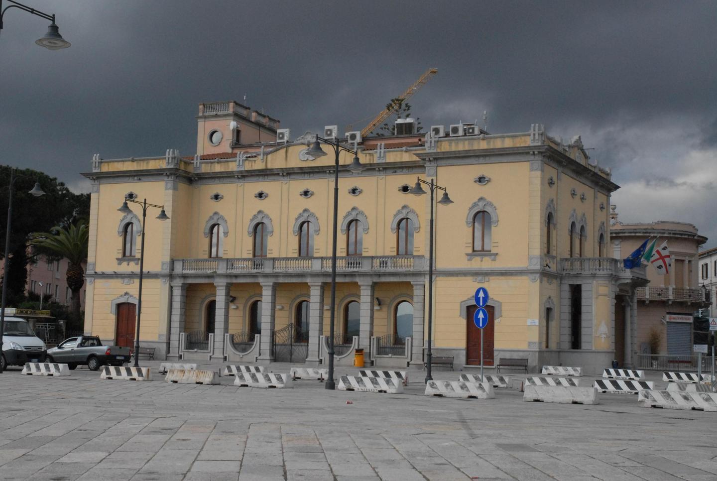 Incarichi diretti a Olbia: «Sotto soglia grazie a un centesimo» 