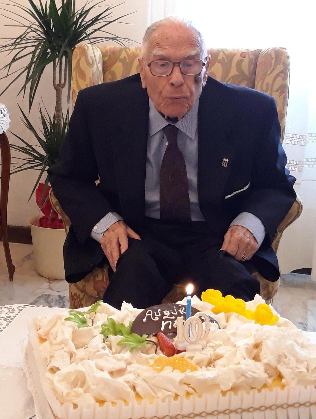 Le 100 candeline del cavalier Carboni 