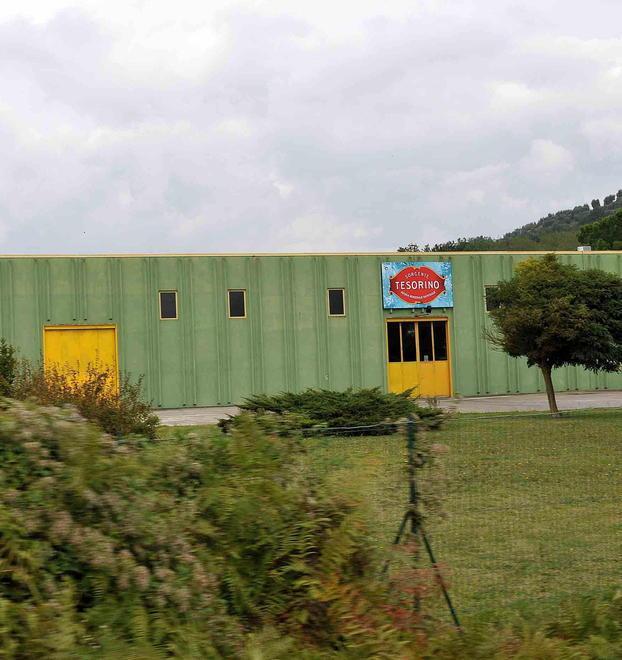 Futuro a tinte fosche per l’acqua Tesorino, stabilimento chiuso 