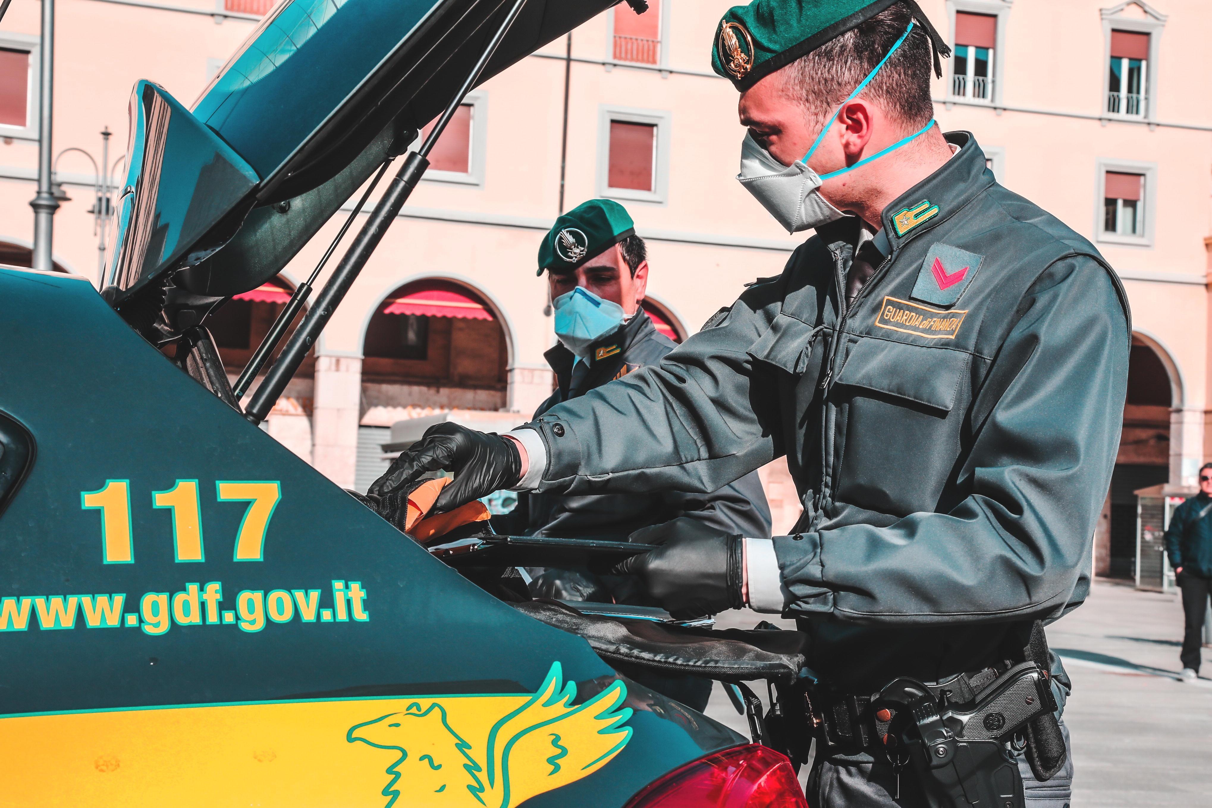 Truffa, corruzione, turbativa d'asta: perquisizioni a Vagli e in provincia di Massa, coinvolti amministratori e imprenditori 