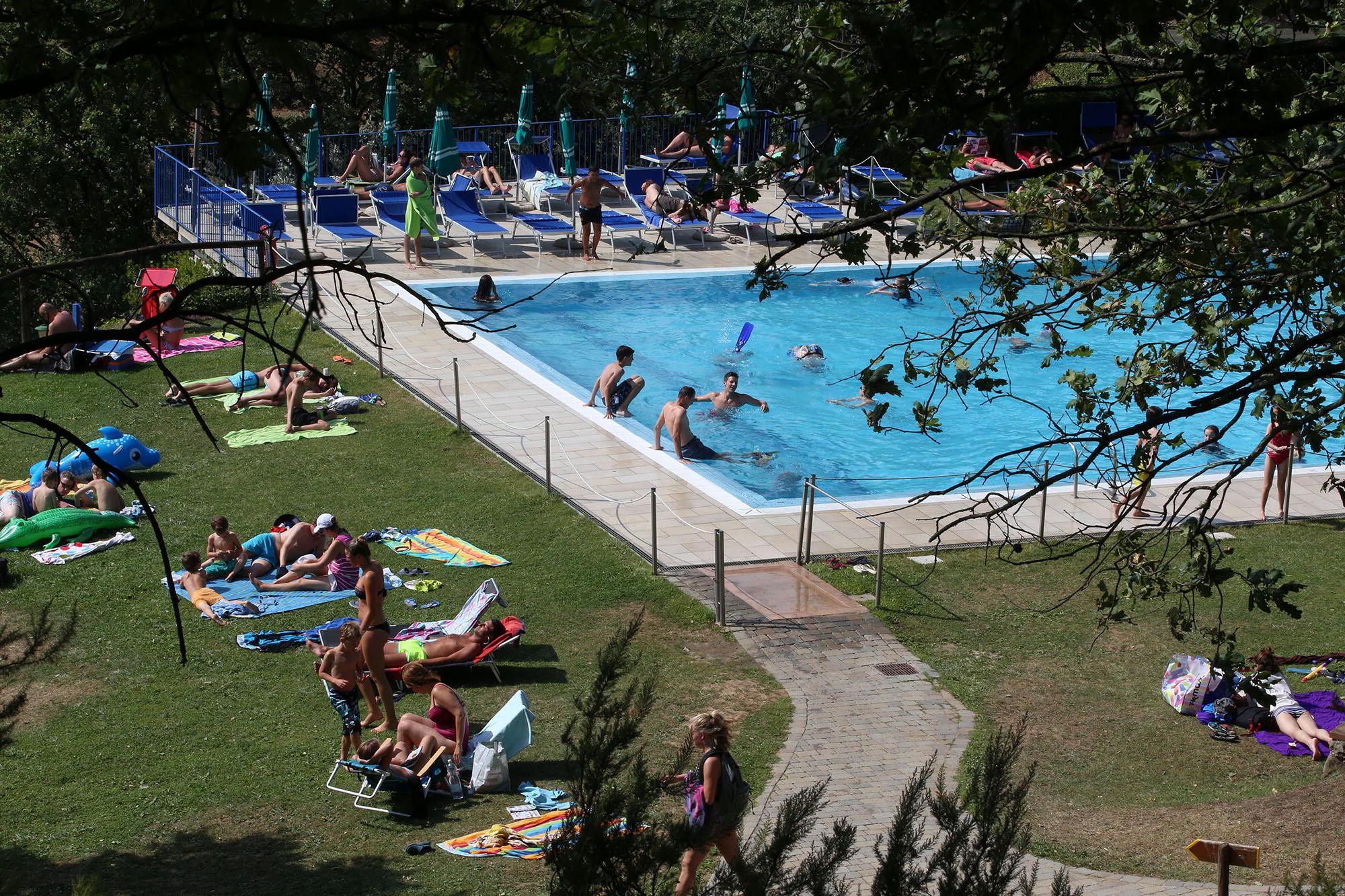 Bonus vacanze: sconto fino a 500 euro per le ferie in Italia, ma non se prenoti e paghi online 