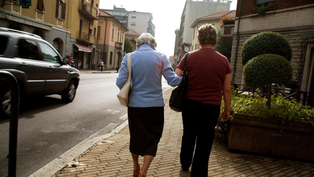 Bonus di 1.000 euro per colf e badanti: ecco a chi spetta e come richiederlo