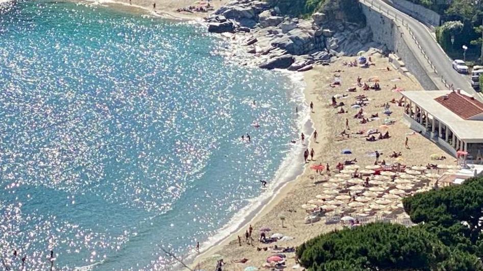 Spiagge, tutti i sindaci elbani d’accordo: «Non ci saranno ampliamenti per i privati»