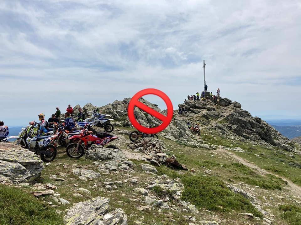 Arzana, con le moto da cross sui sentieri di Punta La Marmora: la rabbia del sindaco